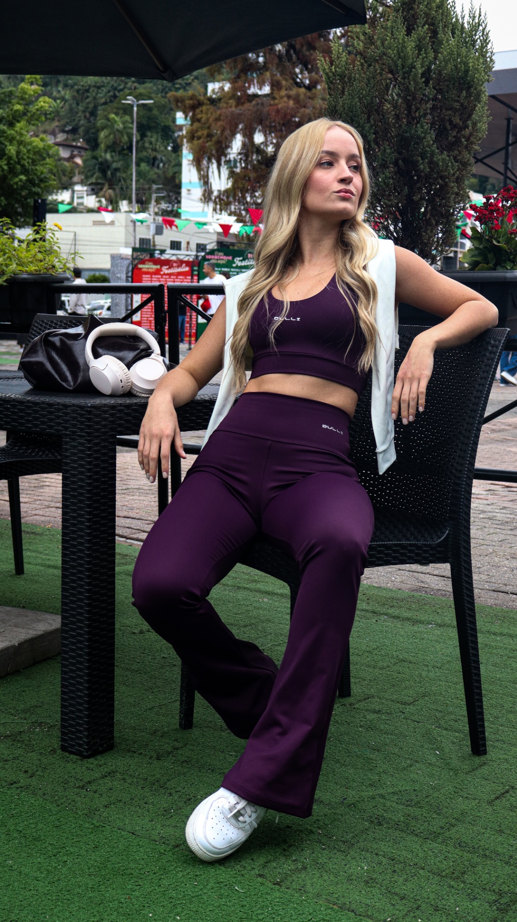 Vinho — pausa, segunda modelo